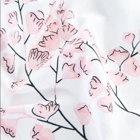 King Size Cotton Duvet Cover + Shams In White - Picture 5 of 5